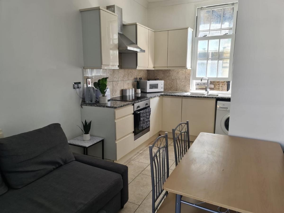 "Bright & Spacious" 3 Bedroom Flat By Kings Cross, St Pancras Station!!!!64 伦敦 外观 照片