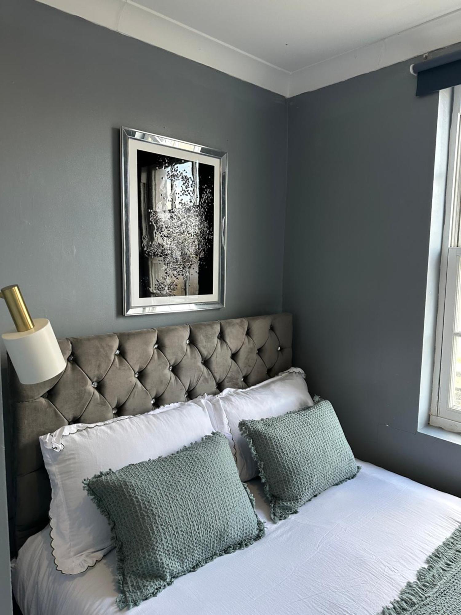 "Bright & Spacious" 3 Bedroom Flat By Kings Cross, St Pancras Station!!!!64 伦敦 外观 照片