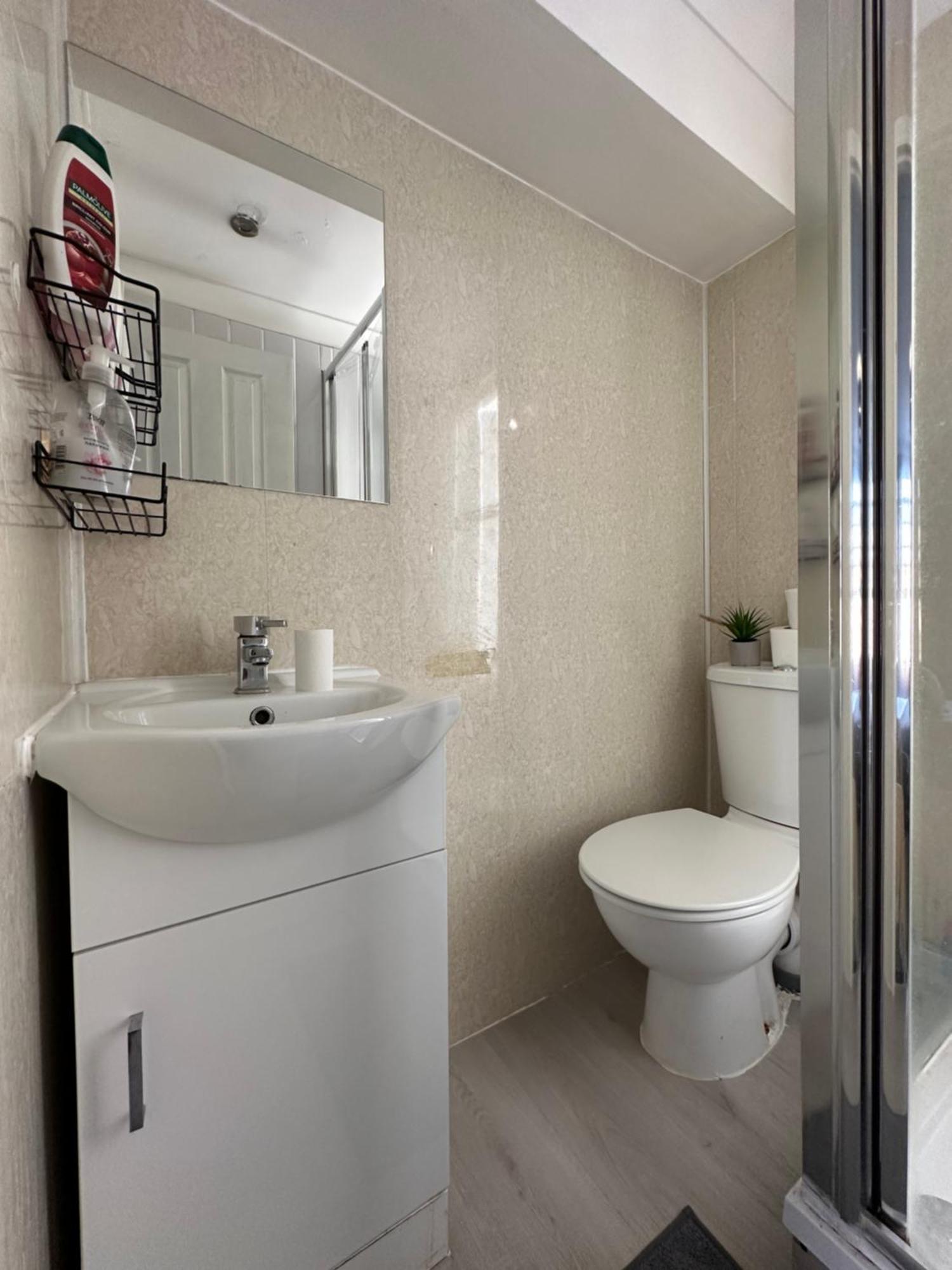"Bright & Spacious" 3 Bedroom Flat By Kings Cross, St Pancras Station!!!!64 伦敦 外观 照片