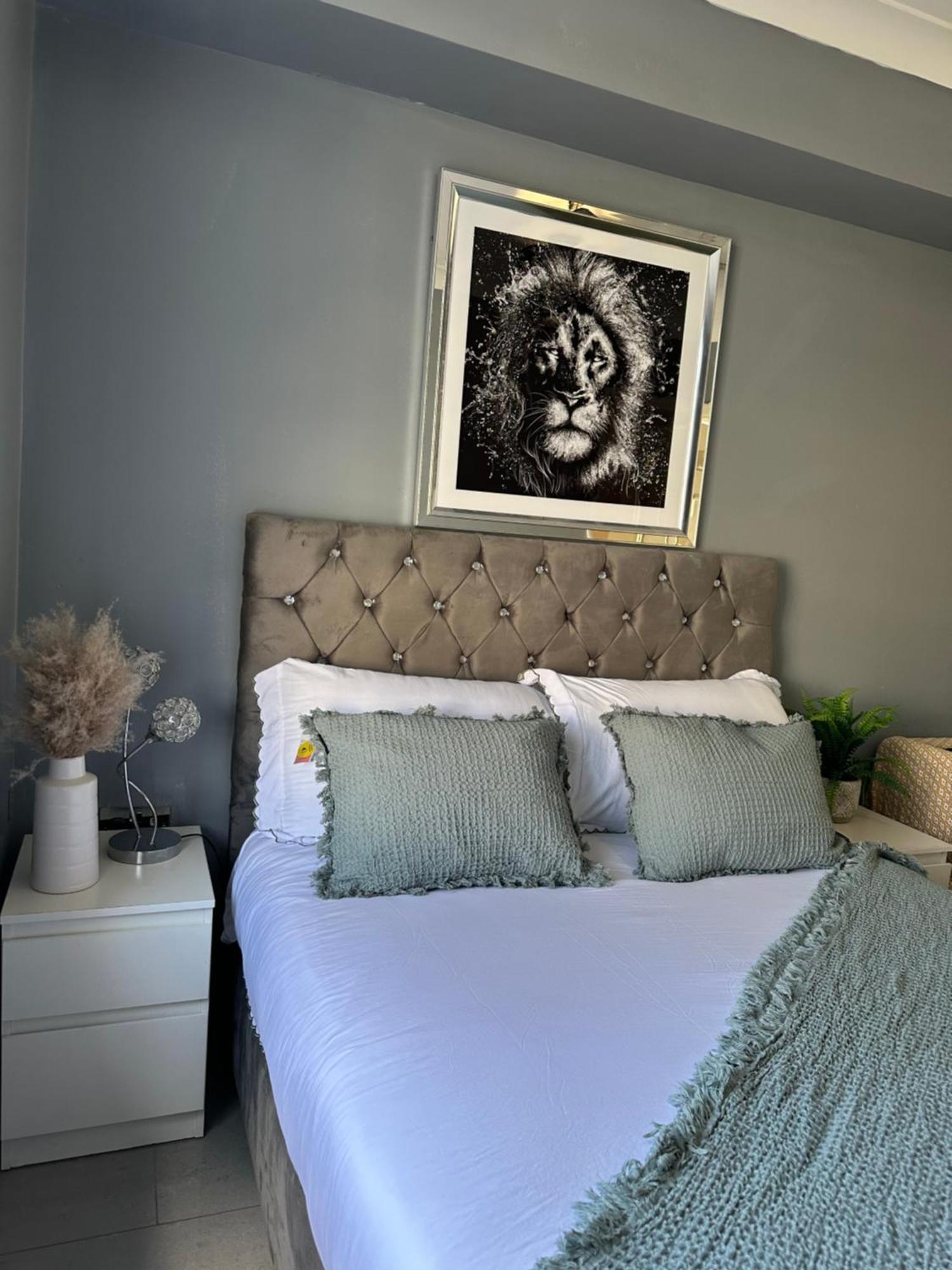"Bright & Spacious" 3 Bedroom Flat By Kings Cross, St Pancras Station!!!!64 伦敦 外观 照片