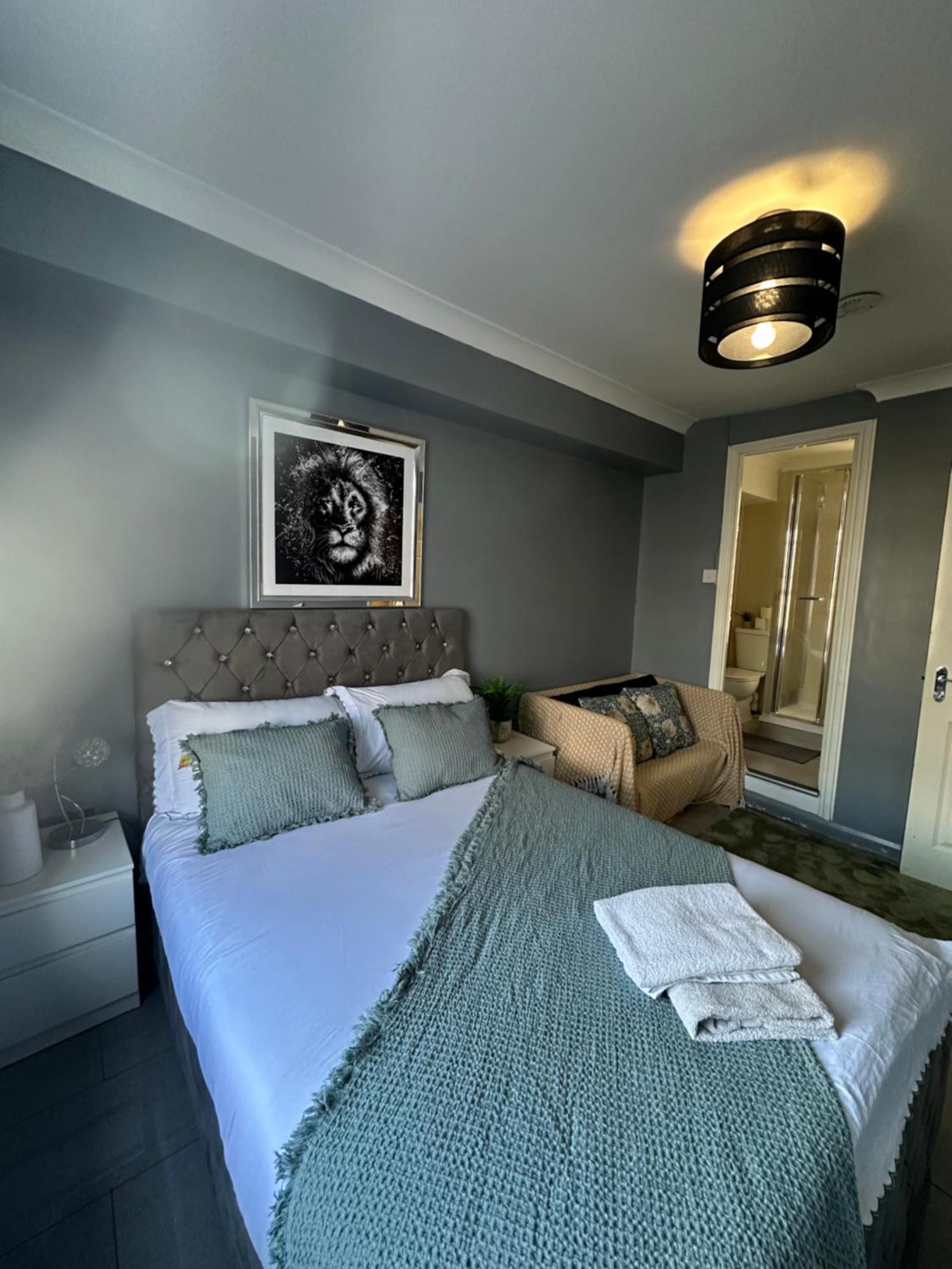 "Bright & Spacious" 3 Bedroom Flat By Kings Cross, St Pancras Station!!!!64 伦敦 外观 照片