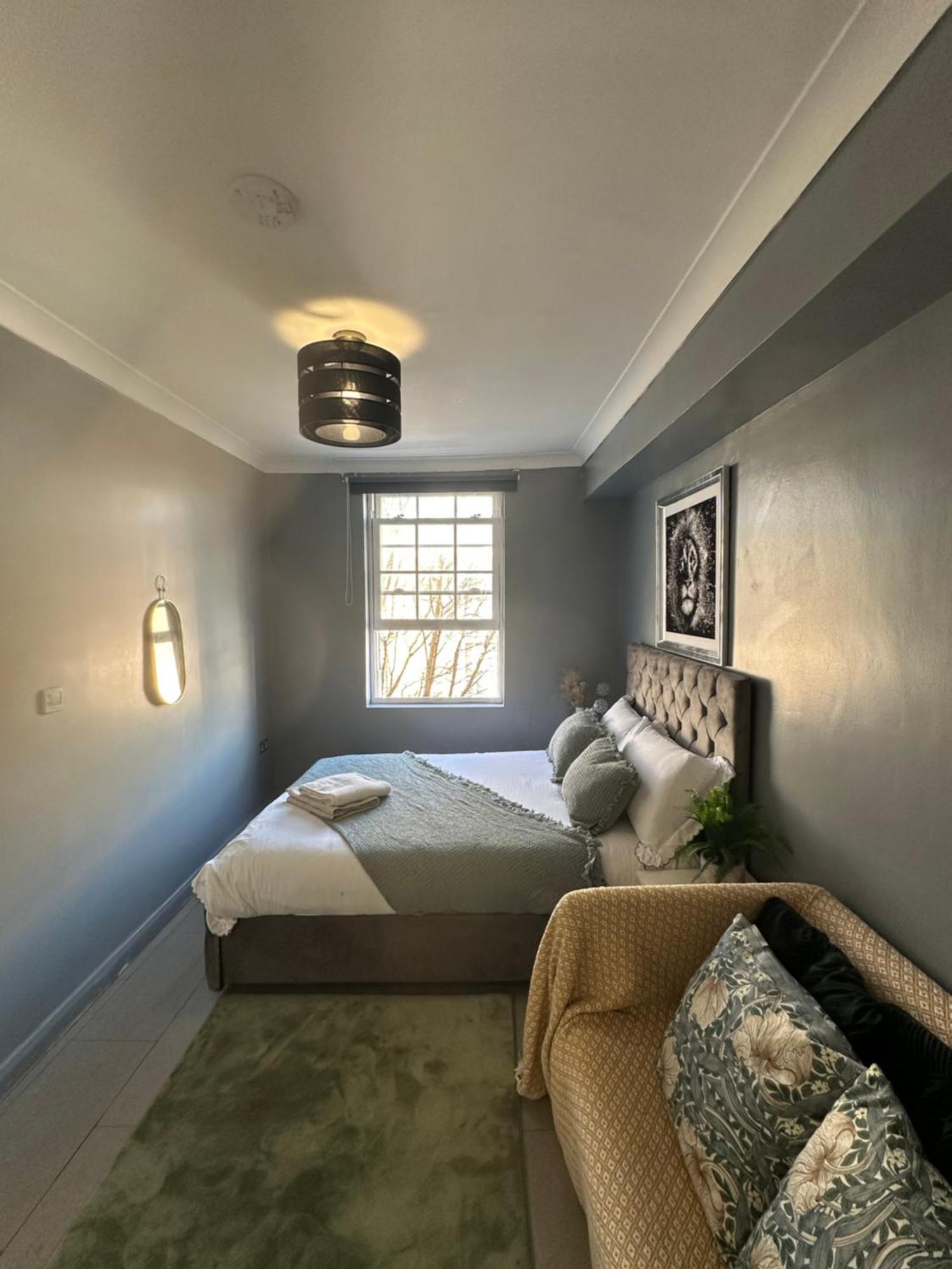 "Bright & Spacious" 3 Bedroom Flat By Kings Cross, St Pancras Station!!!!64 伦敦 外观 照片