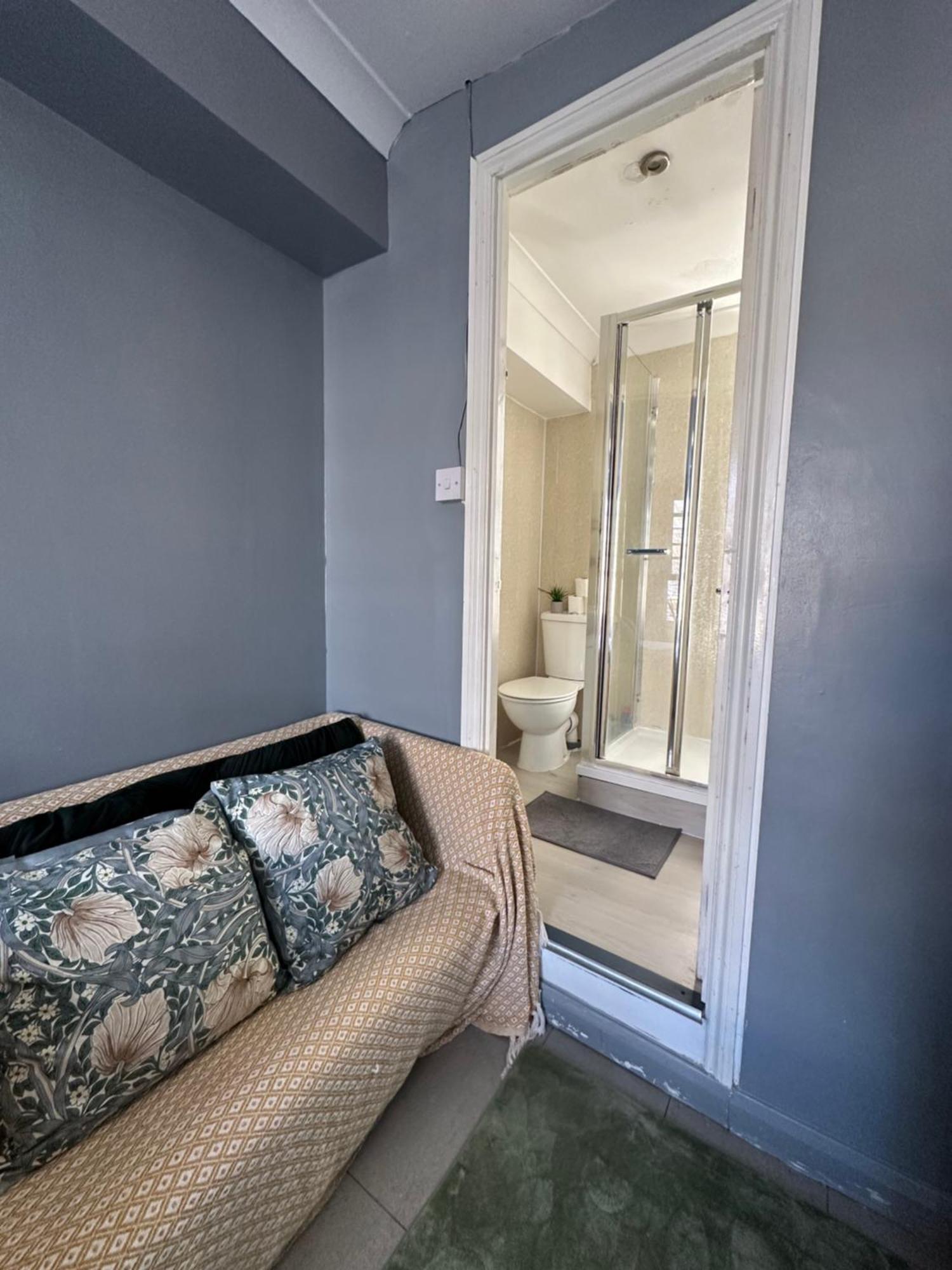 "Bright & Spacious" 3 Bedroom Flat By Kings Cross, St Pancras Station!!!!64 伦敦 外观 照片