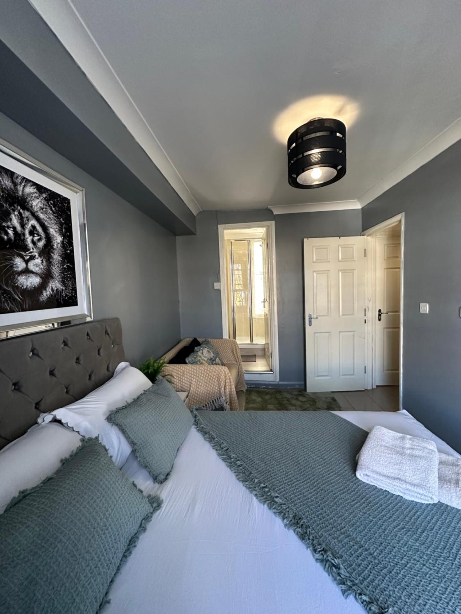 "Bright & Spacious" 3 Bedroom Flat By Kings Cross, St Pancras Station!!!!64 伦敦 外观 照片