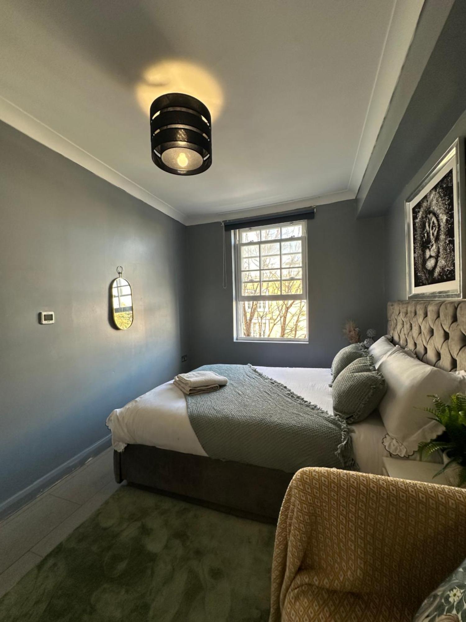 "Bright & Spacious" 3 Bedroom Flat By Kings Cross, St Pancras Station!!!!64 伦敦 外观 照片
