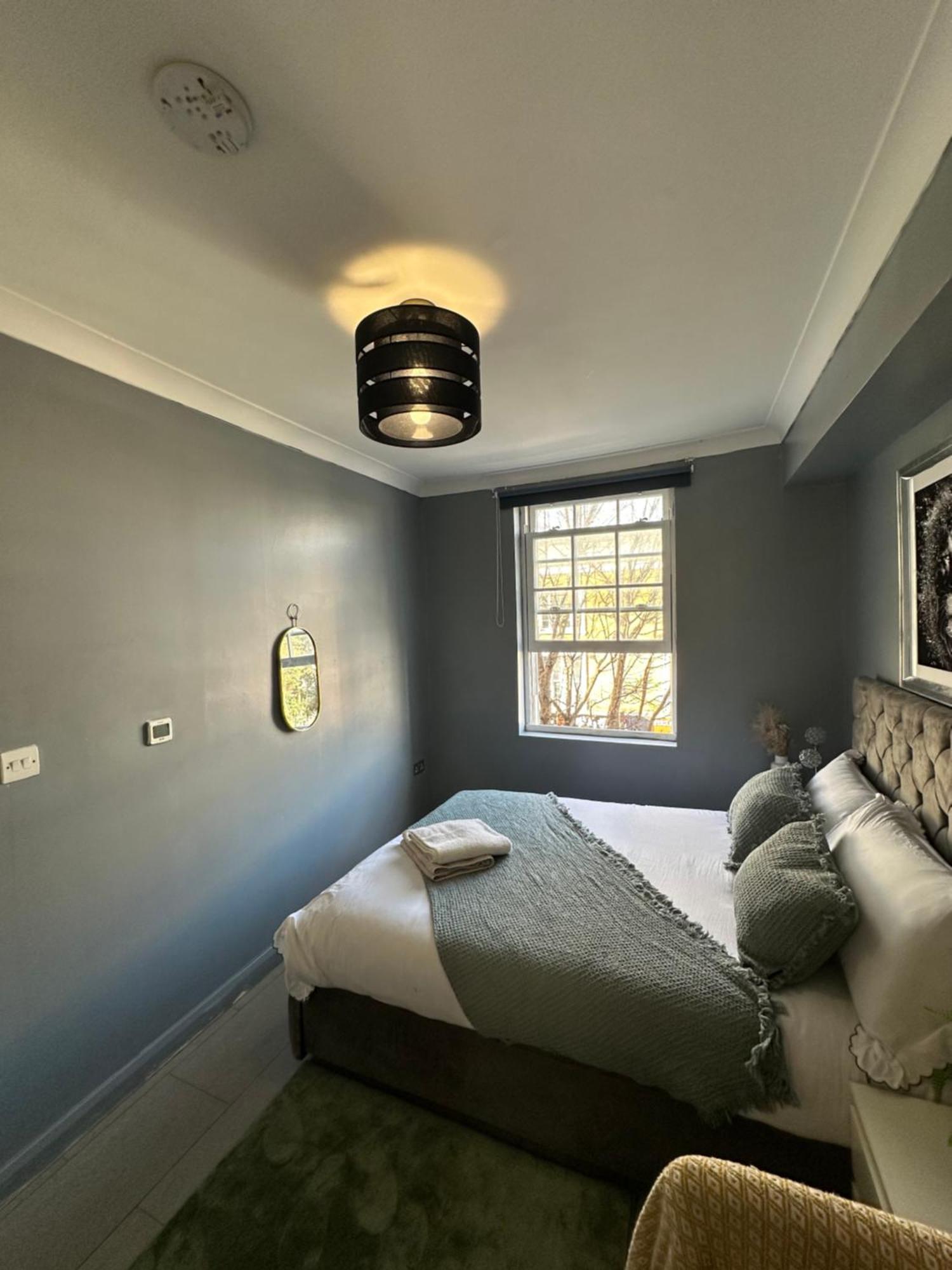 "Bright & Spacious" 3 Bedroom Flat By Kings Cross, St Pancras Station!!!!64 伦敦 外观 照片